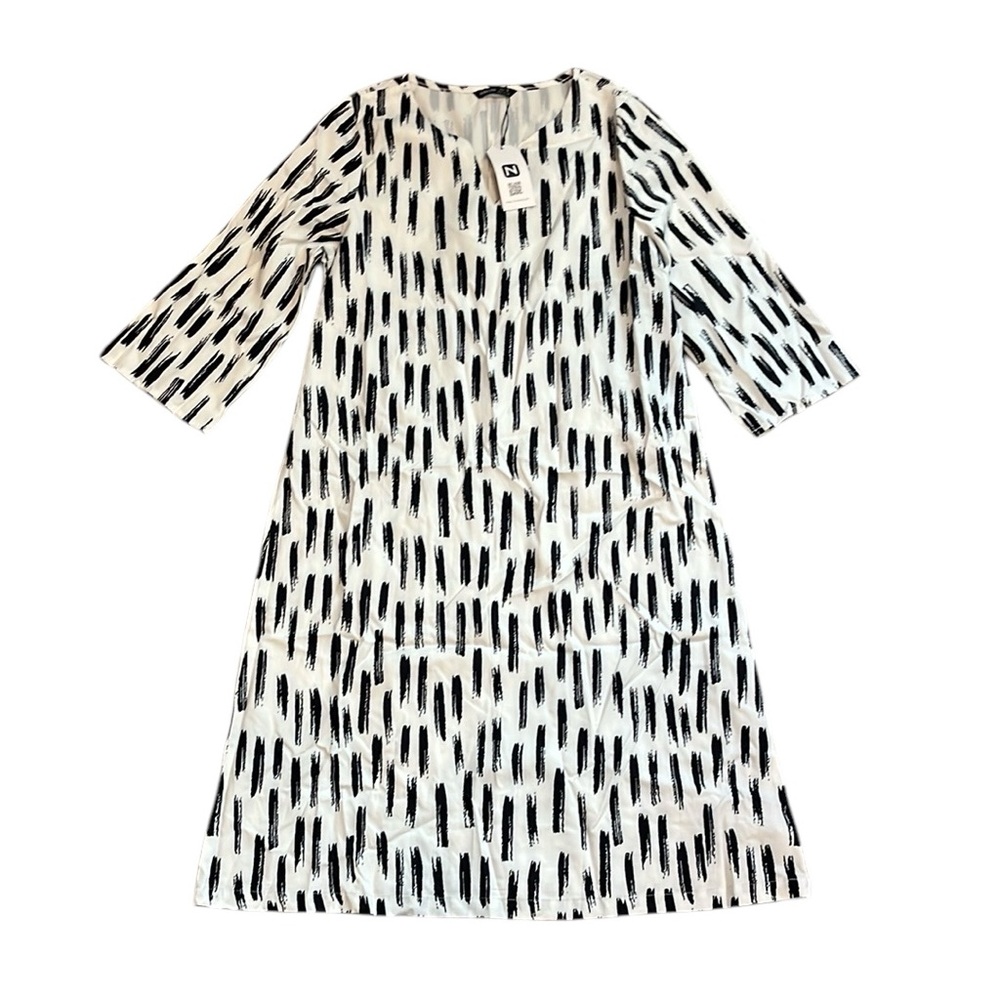 NORACORA | NWT Patterned Dress w/ Half Sleeves